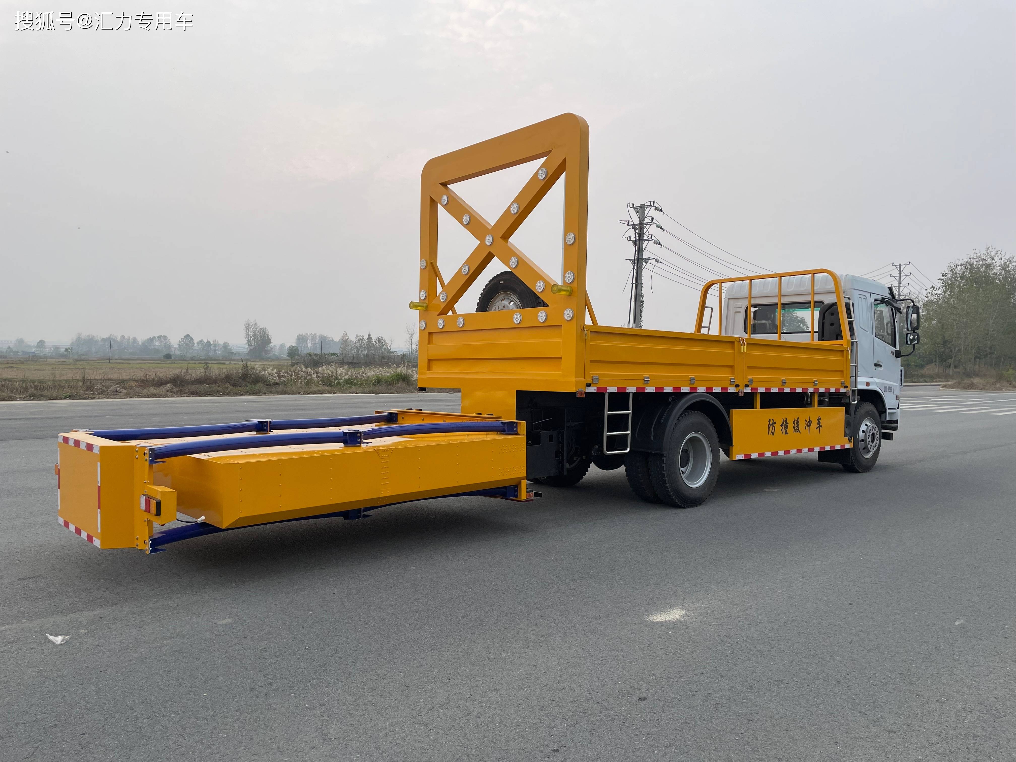 100K防撞緩沖車性價(jià)比之選 12噸高速道路施工安全工程防撞車